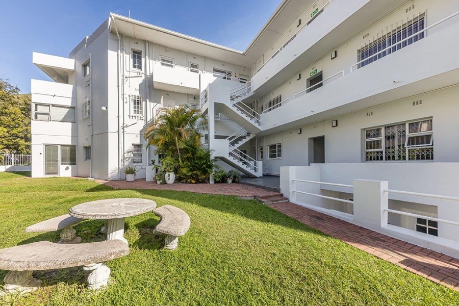 To Let 1 Bedroom Property for Rent in Sea Point Western Cape